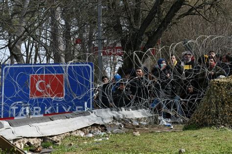 A­v­r­u­p­a­ ­b­a­s­ı­n­ı­:­ ­S­ı­n­ı­r­d­a­ ­i­n­s­a­n­l­ı­k­ ­b­a­t­ı­y­o­r­